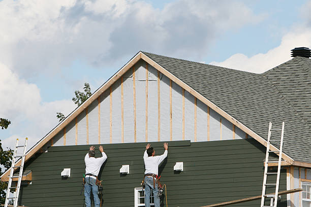 Professional Emergency Siding Repair technician working in Bartlett, IL